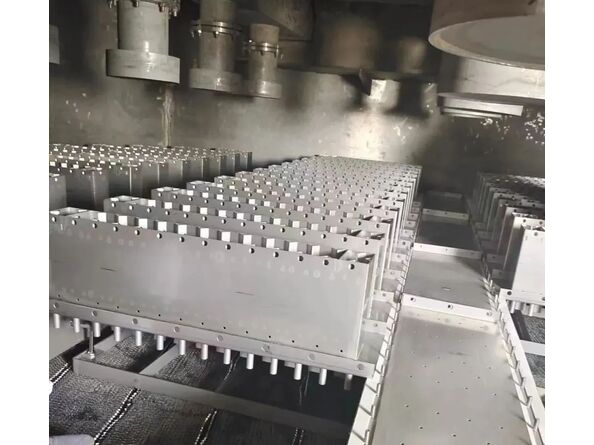 新疆某企業6萬噸/年電子級多晶硅精餾塔項目中我司填料順利安裝完成